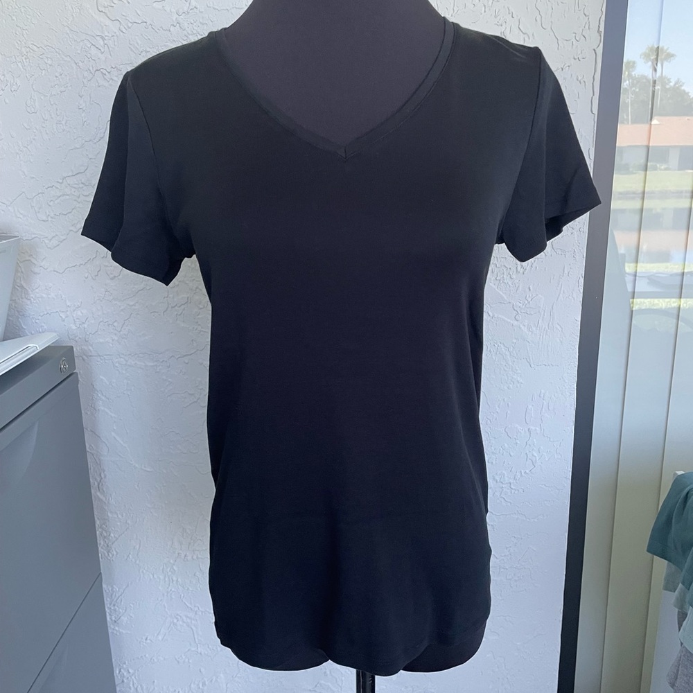 Uniqlo Black V-Neck Tee